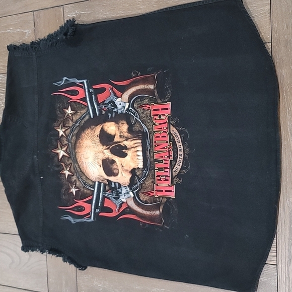 Hellanbach Sleeveless Button Up - Picture 7 of 10